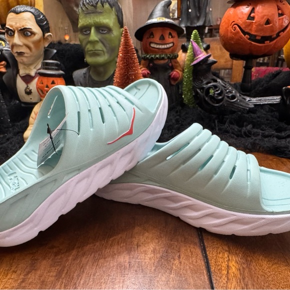 Hoka One One Ora Comfort Recovery Eggshell Blue and White Recovery Slides size 8 - Picture 4 of 5